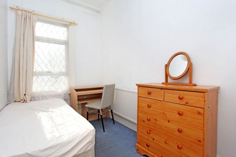 Flat Saltram Crescent in City of Westminster