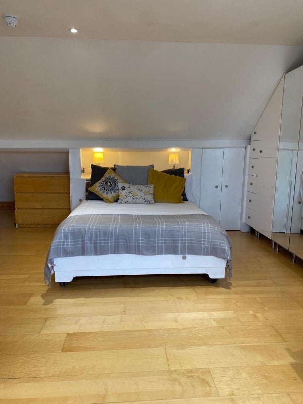 Room Sangley Road in Greater London