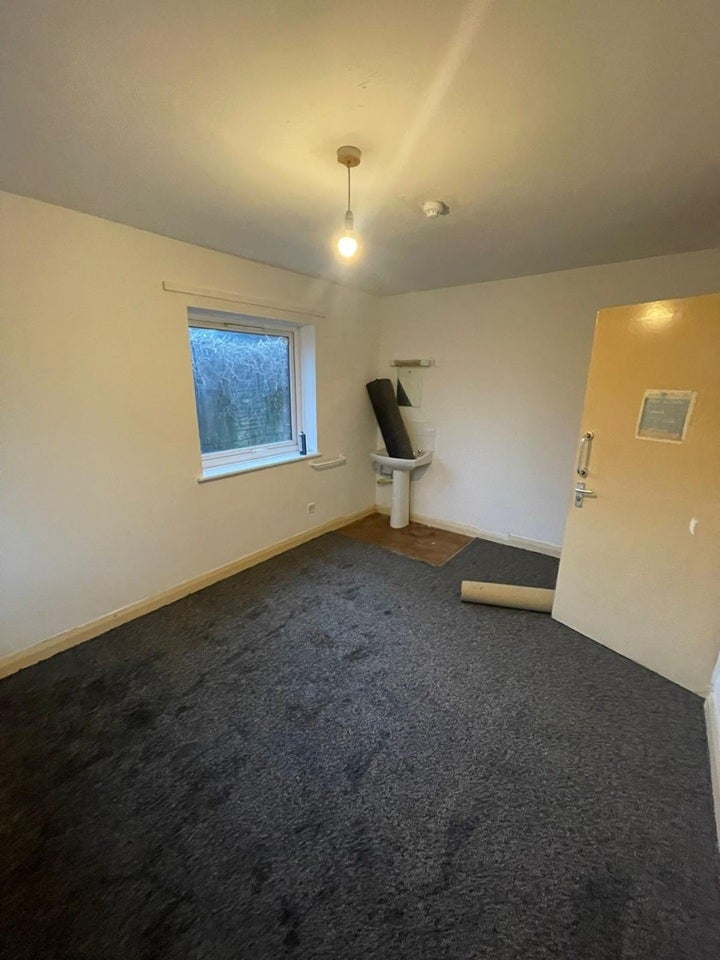 Room Temple Road in Kirklees