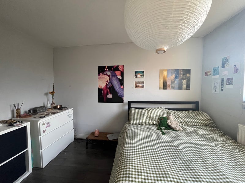 Room Nunhead Lane in Greater London