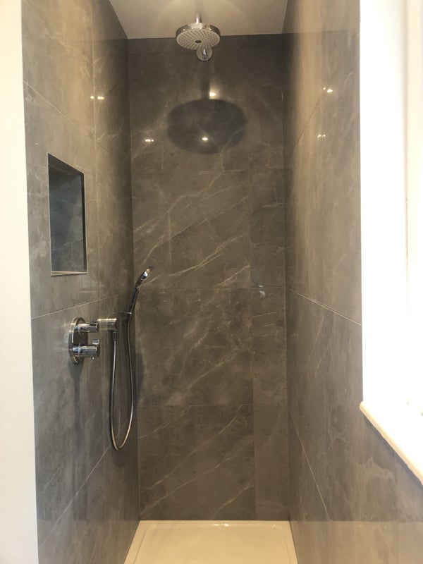 Room Mill Lane in Greater London