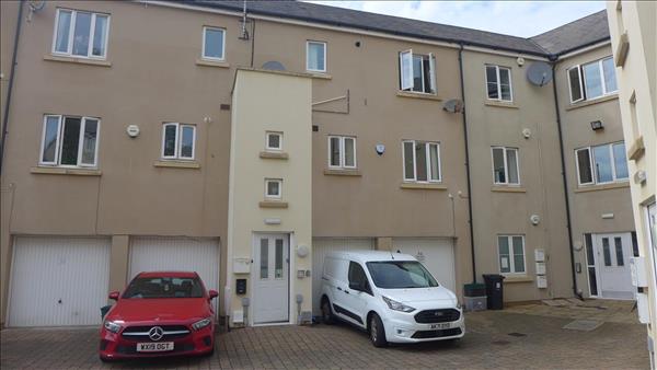 House Jekyll Close in Stoke Gifford