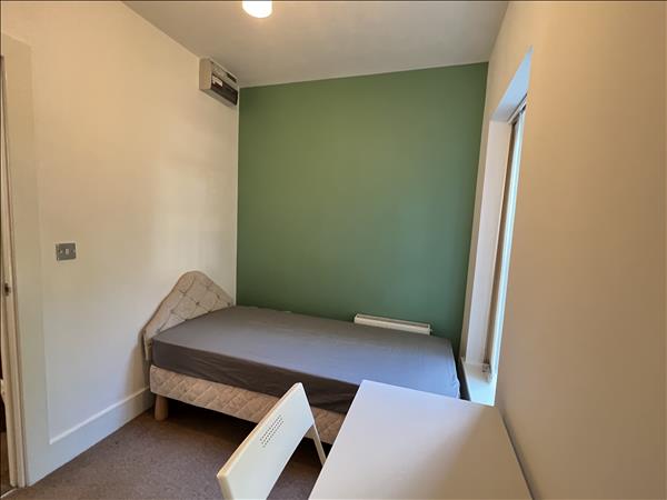 House Jekyll Close in Stoke Gifford