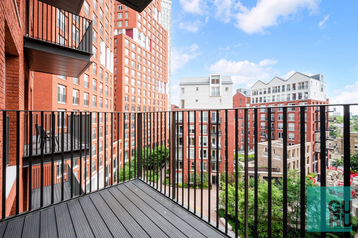 Flat Exchange Gardens in Greater London