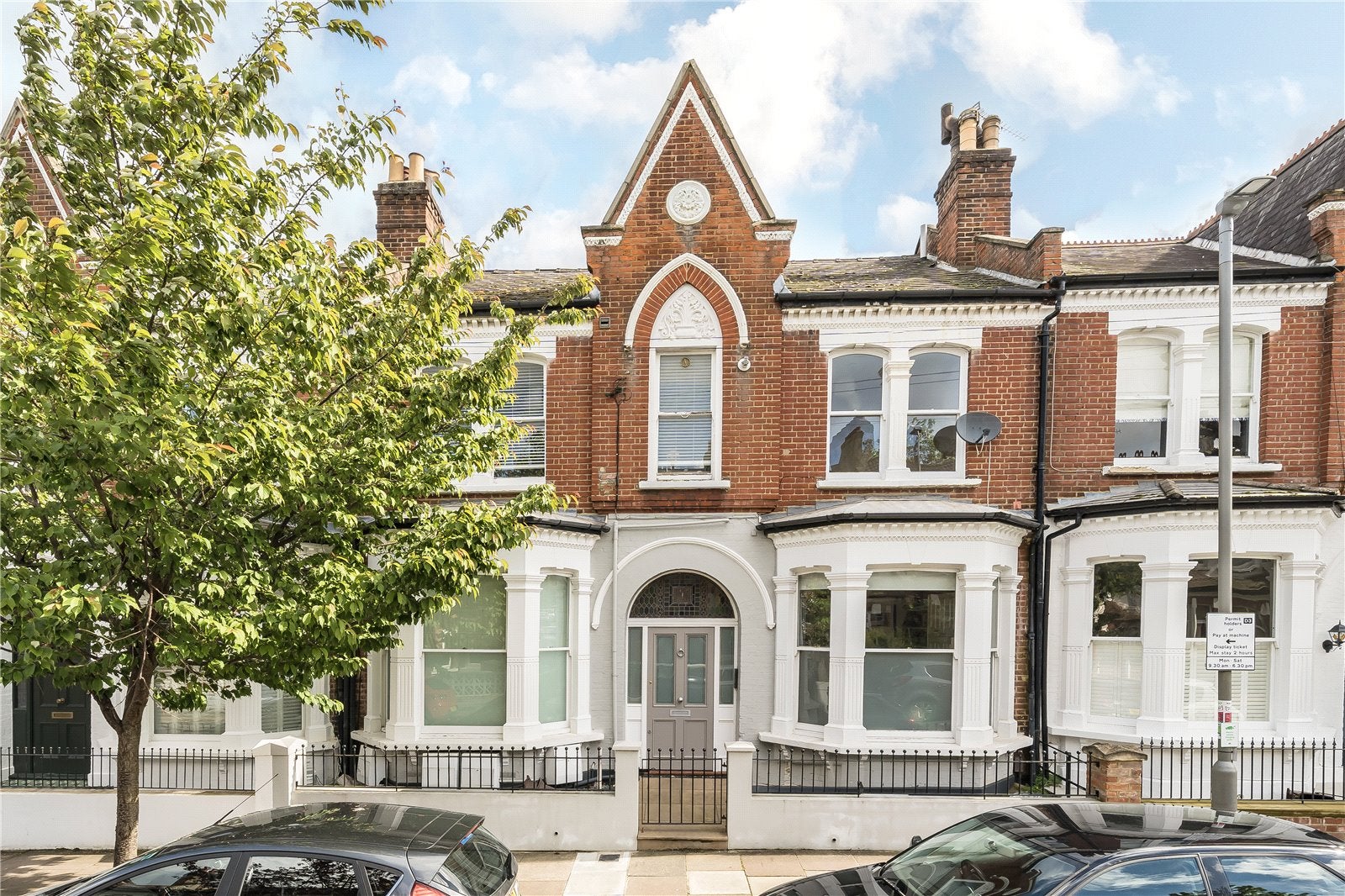 Flat Foulser Road in Greater London