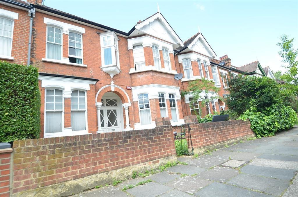 Room Woodgrange Avenue in Greater London