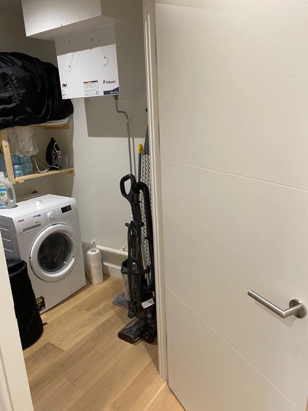 Room Blackwall Way in Greater London