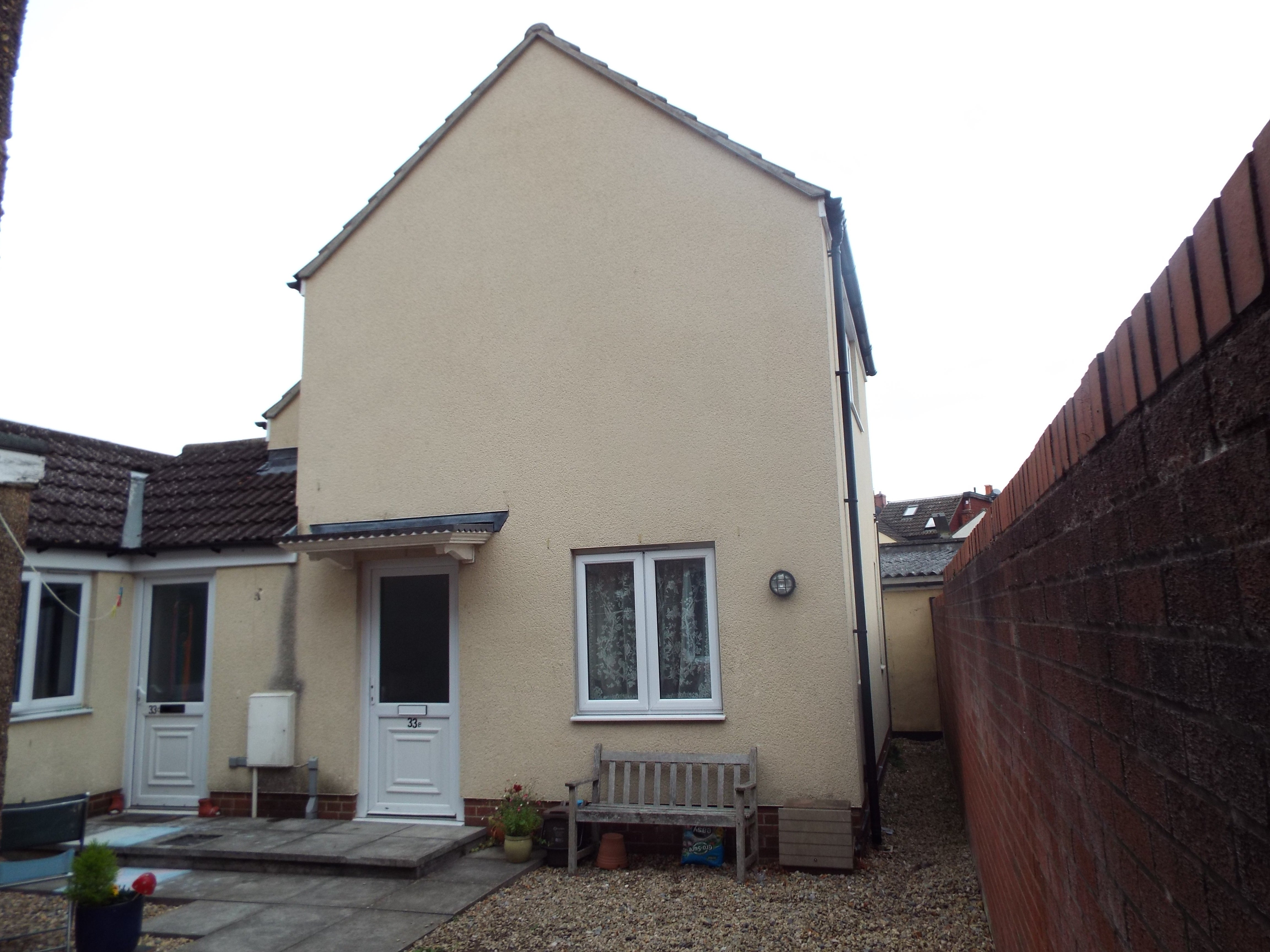 Flat Priory Road in Wells