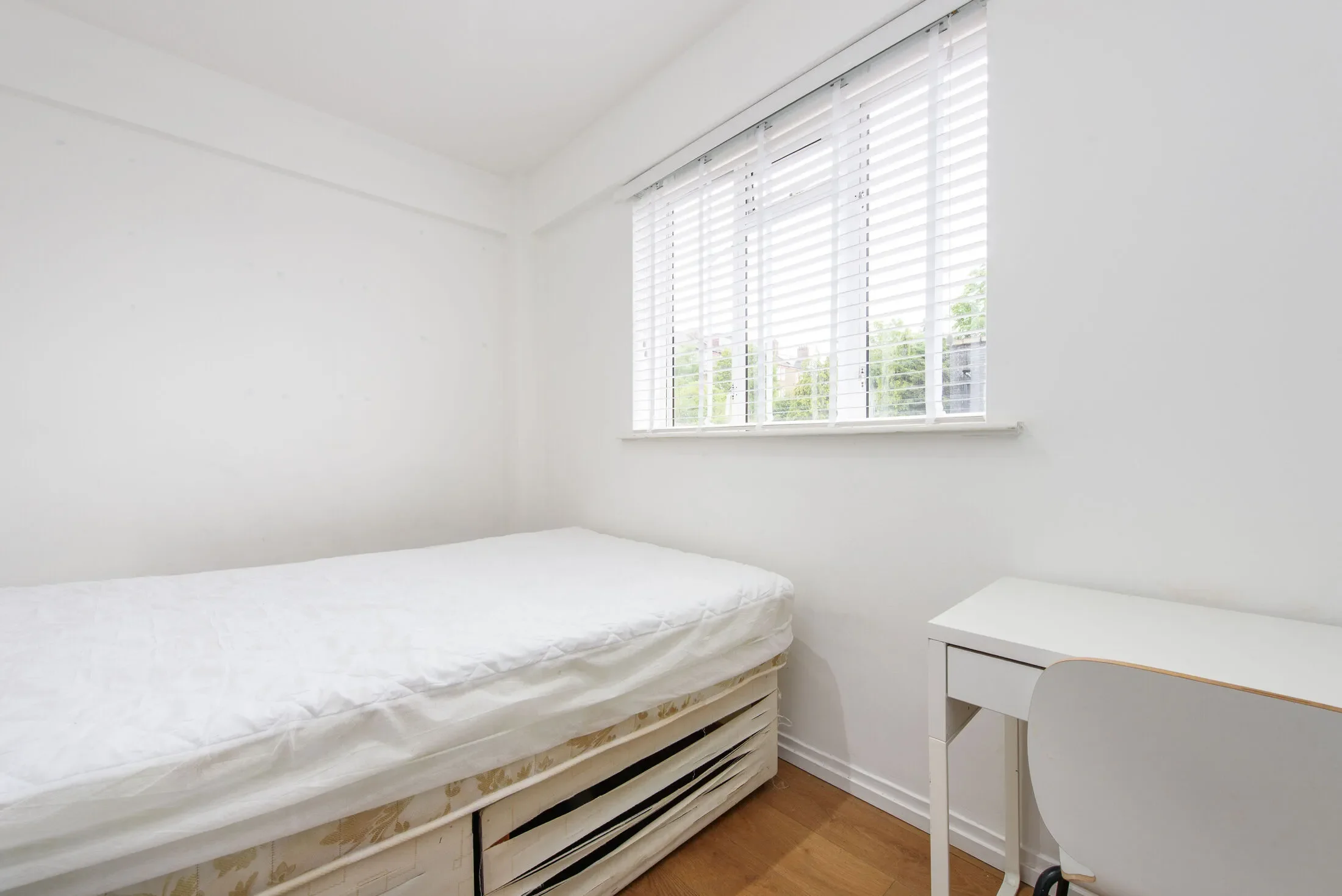 Flat Shoot-up Hill in Greater London