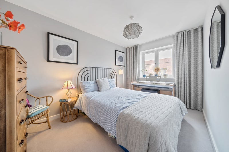 Room Muntjac Road in Bristol