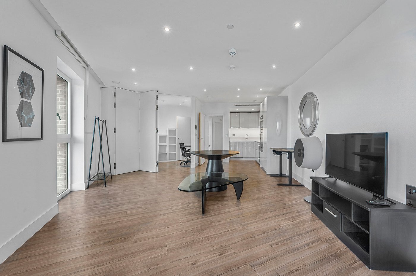 Flat New Drum Street in Greater London