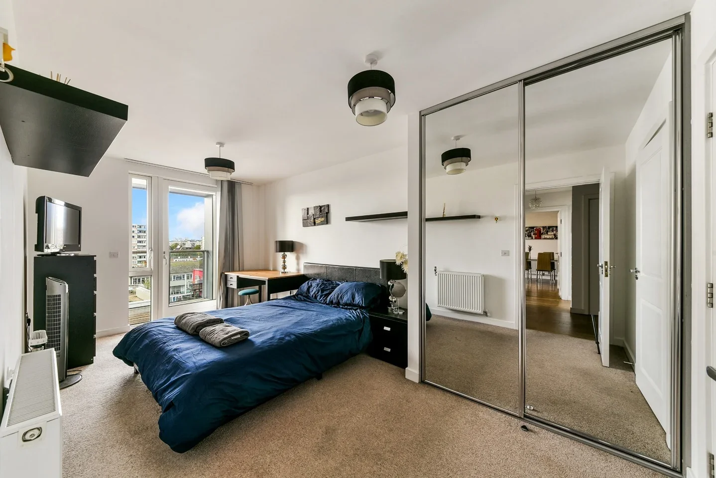 Flat Cordelia Street in Greater London