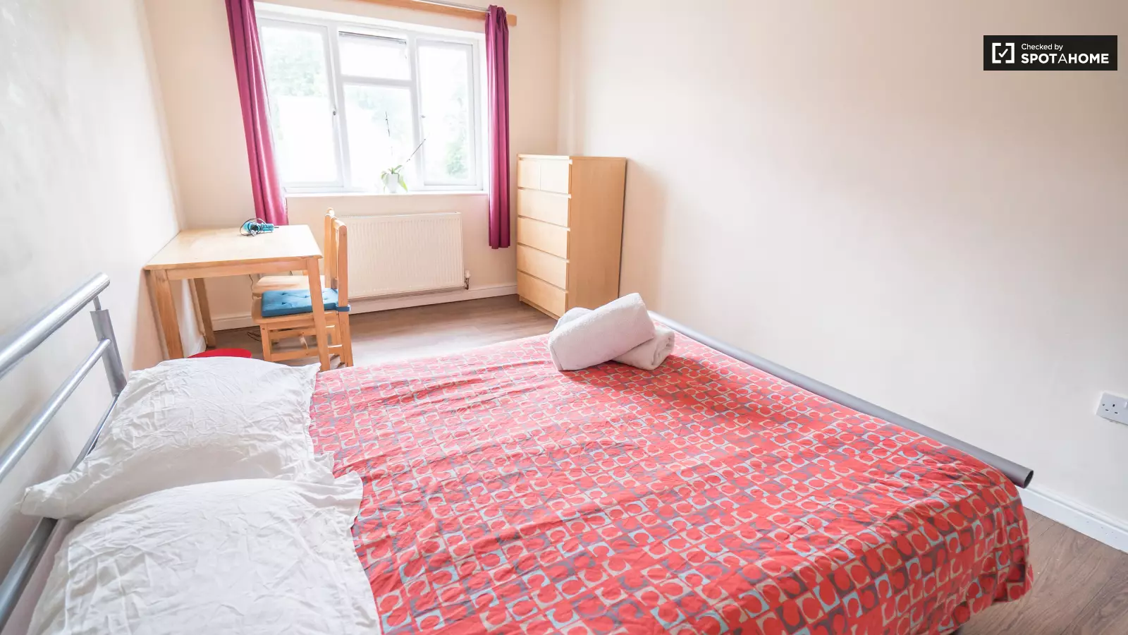 Flat Bethnal Green Road in Greater London