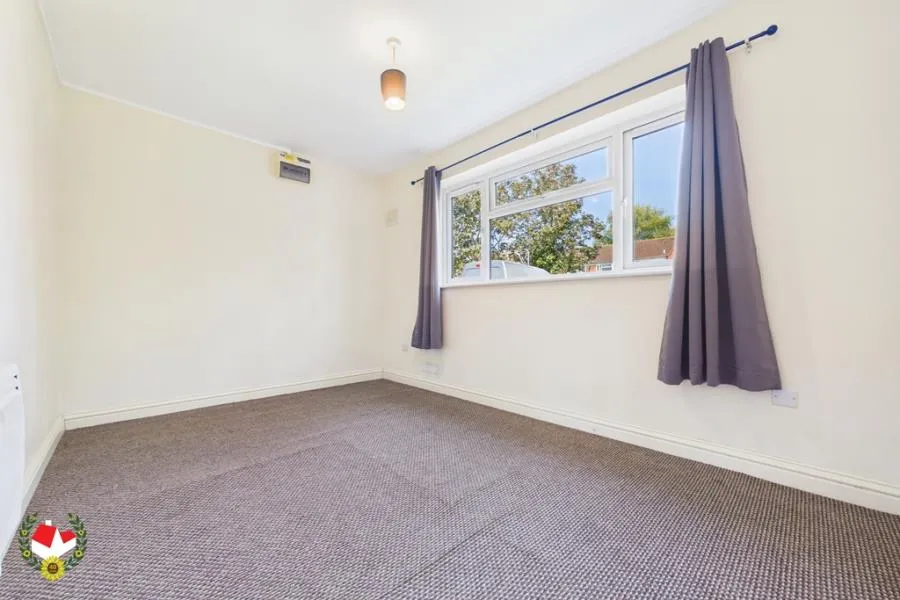 Room Mendip Close in Gloucester