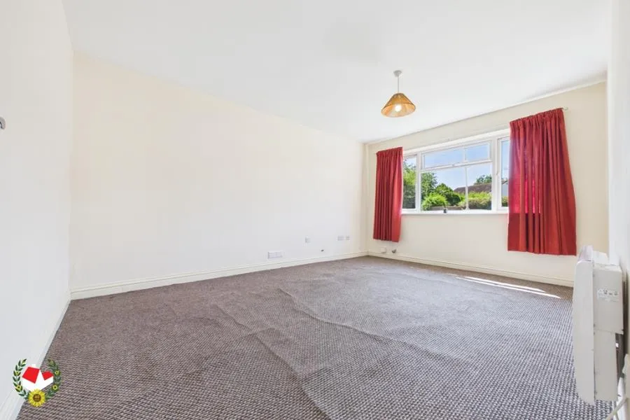 Room Mendip Close in Gloucester
