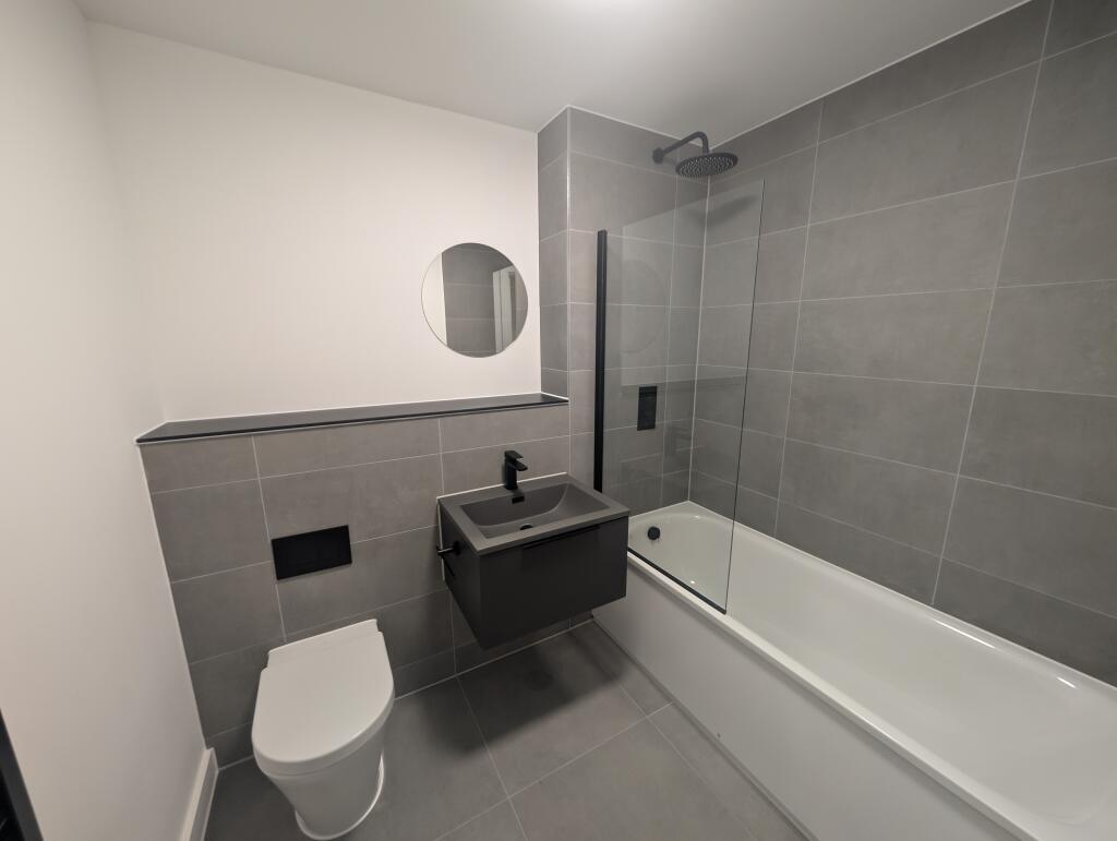 Flat Ordsall Lane in Salford