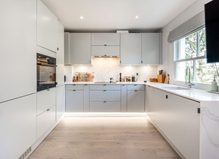 Flat Fulham Road in Greater London