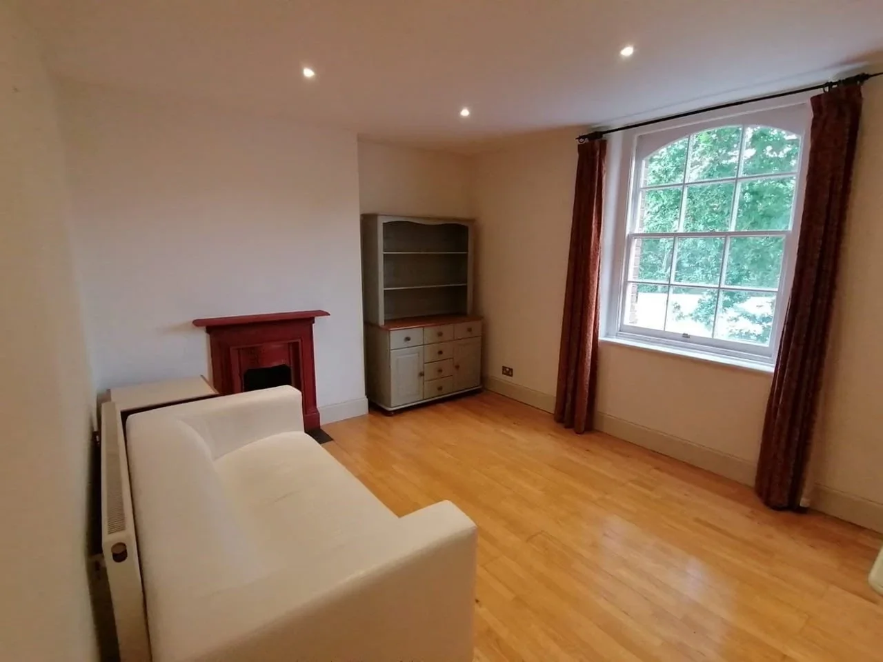 Flat Wellington Way in Greater London