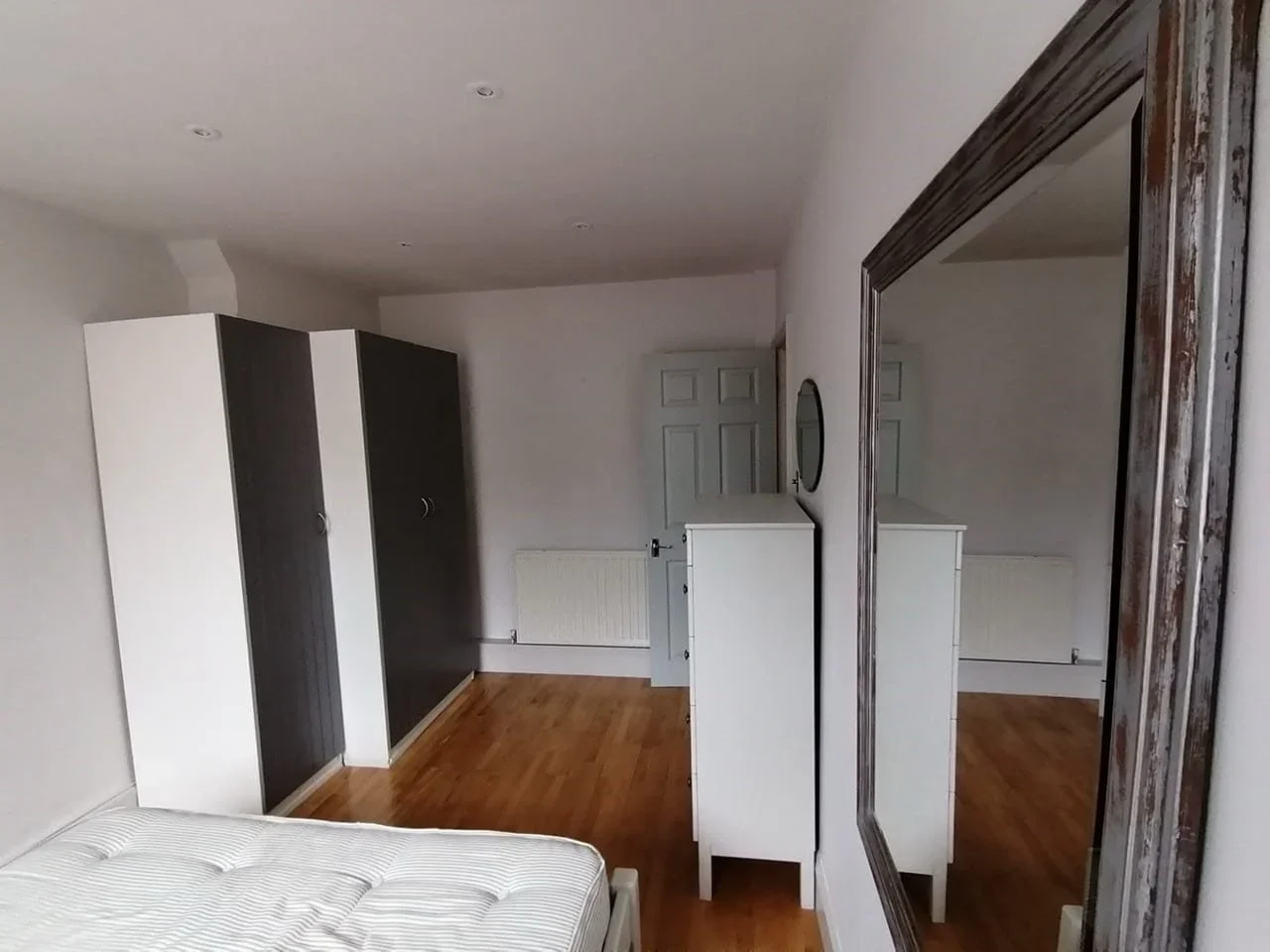 Flat Wellington Way in Greater London