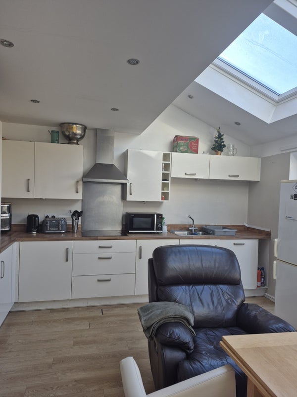 Room Delaney Way in Salford