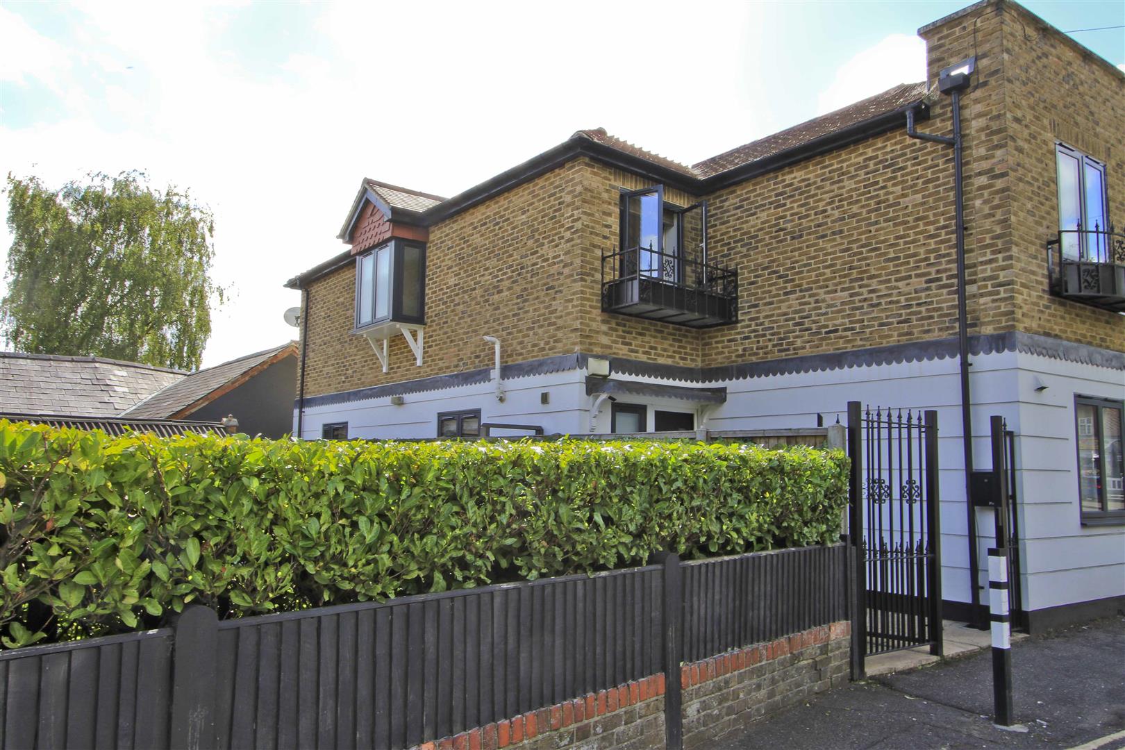 House High Road in Greater London