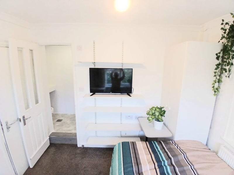 Room Blacksmith Row in Slough