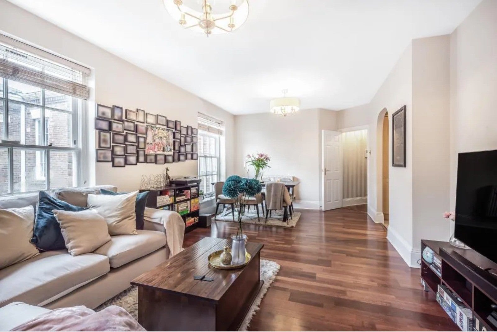 Flat Royal Drive in Greater London