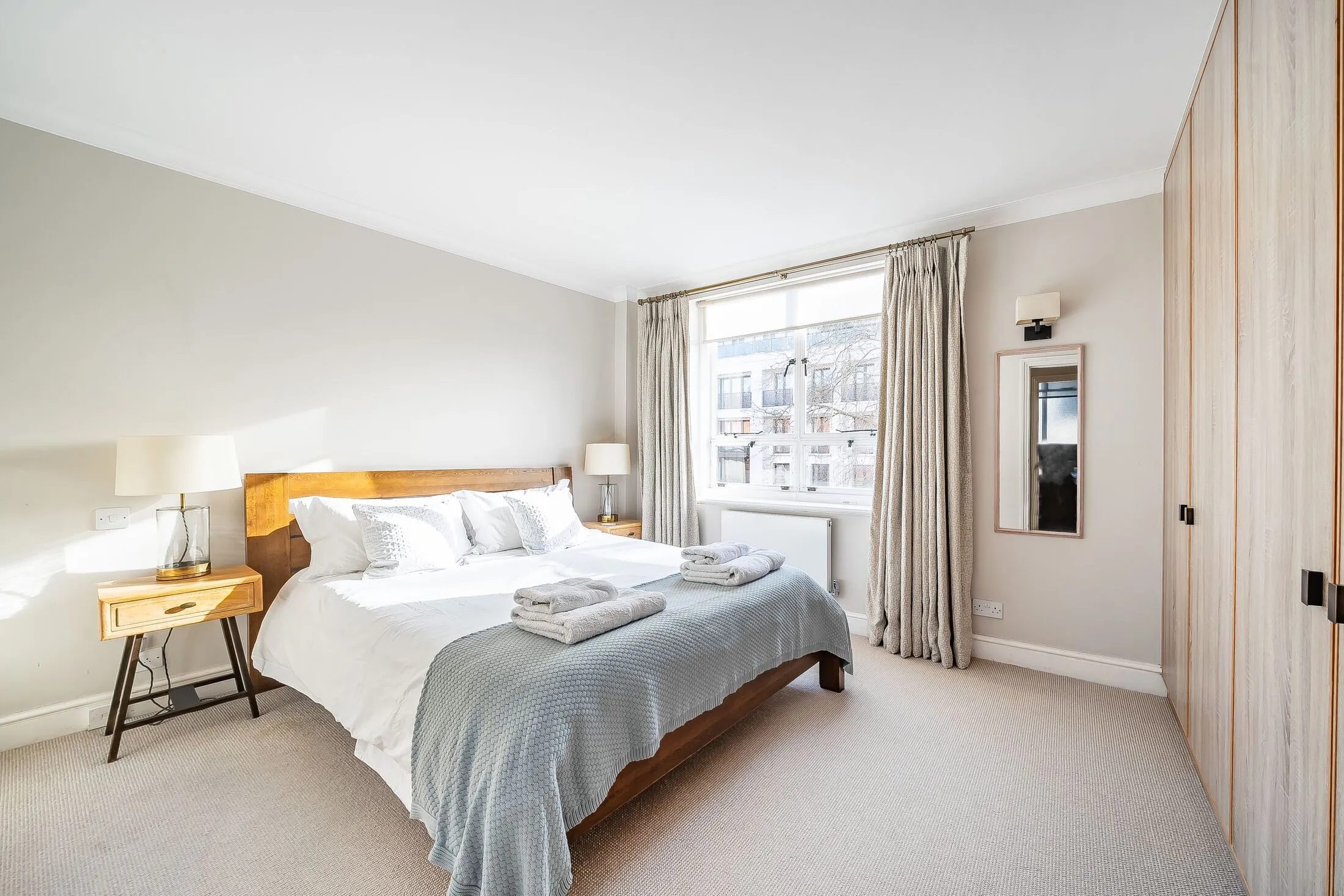 Flat Lower Sloane Street in Greater London