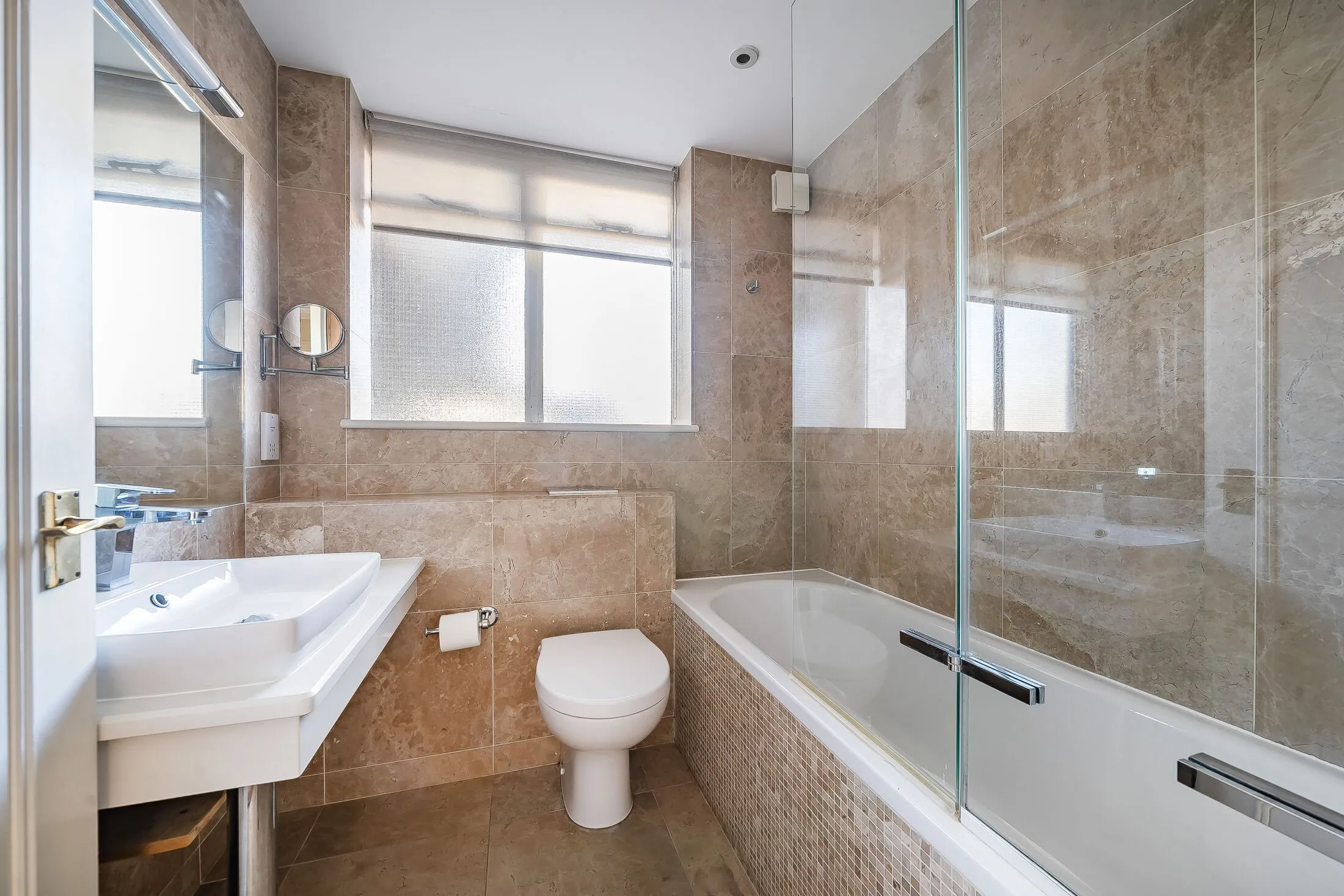 Flat Lower Sloane Street in Greater London