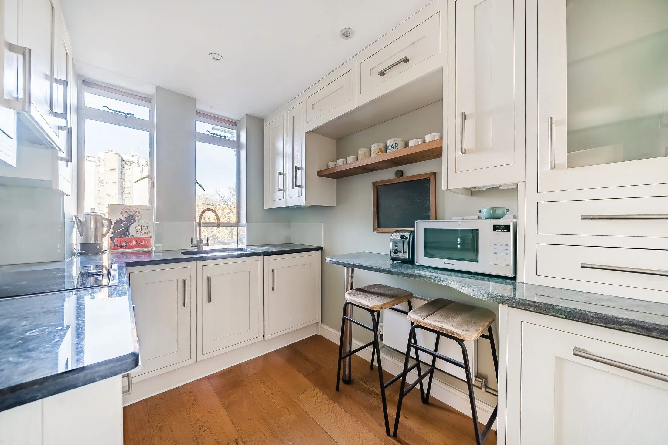 Flat Lower Sloane Street in Greater London