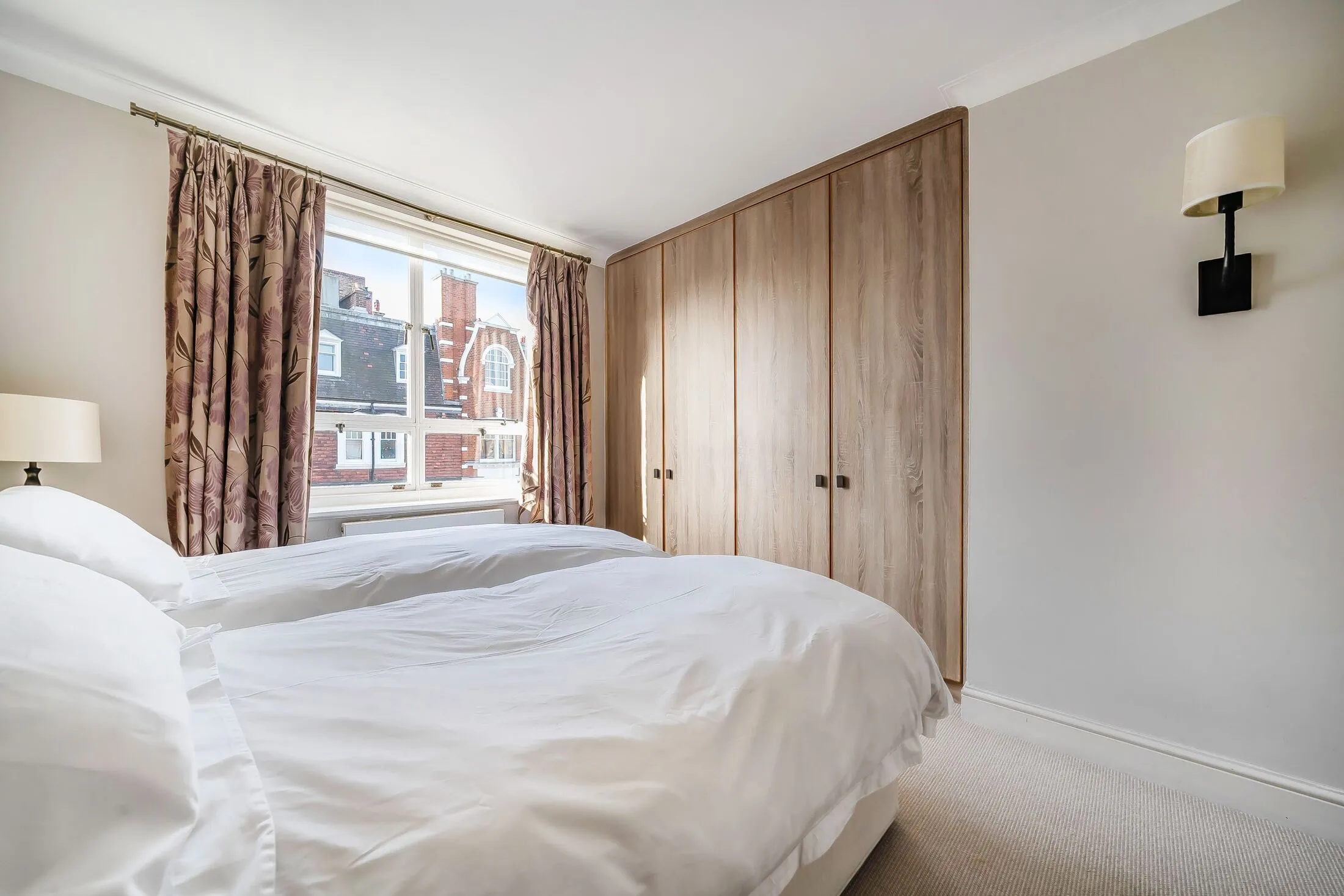 Flat Lower Sloane Street in Greater London
