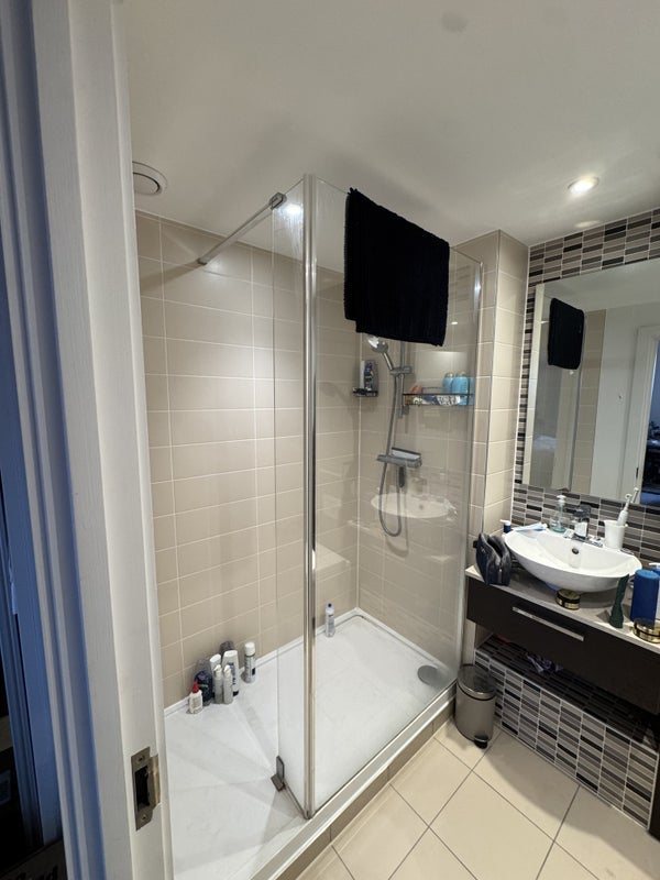 Room Rotherhithe New Road in Greater London