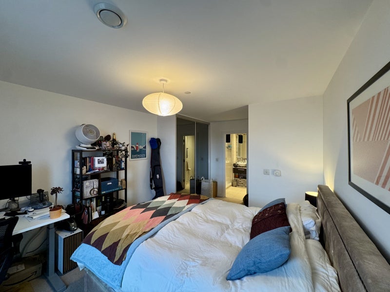 Room Rotherhithe New Road in Greater London