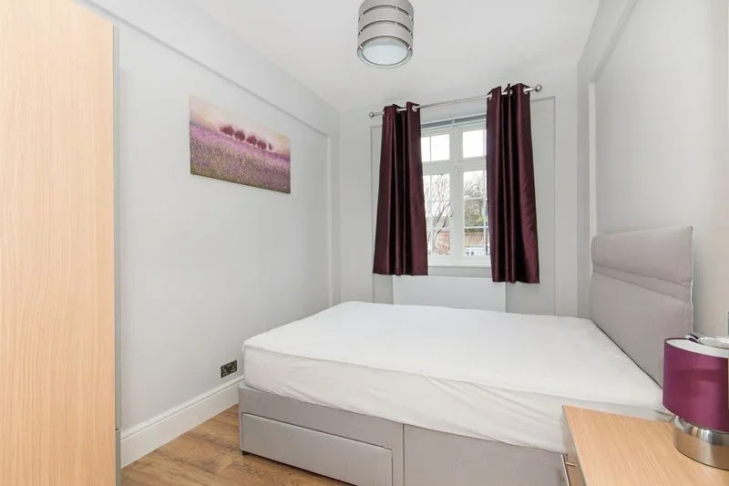 Flat Trinity Crescent in Greater London