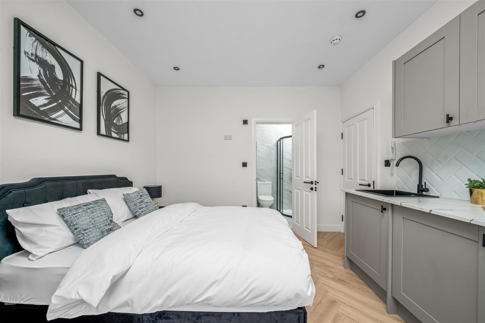 Room Donnybrook Road in Greater London