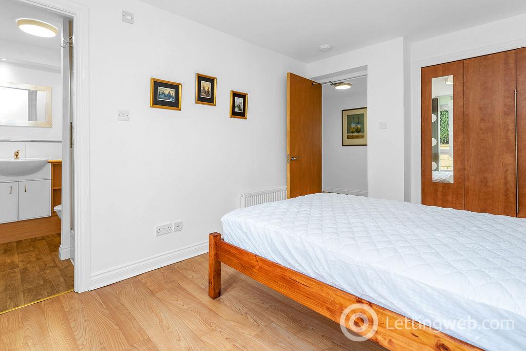 Flat Brunswick Road in City of Edinburgh