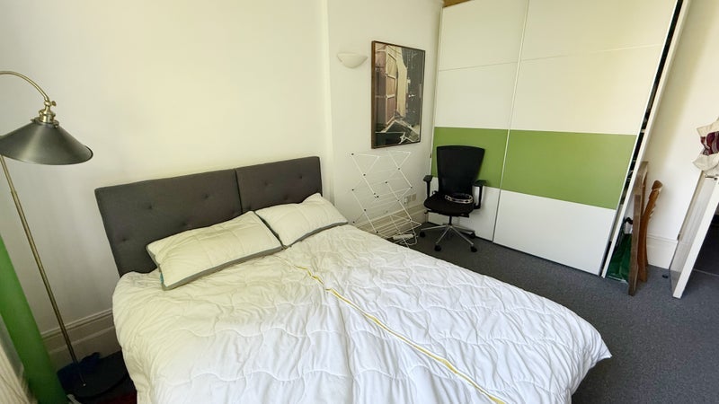 Room Carleton Road in Greater London
