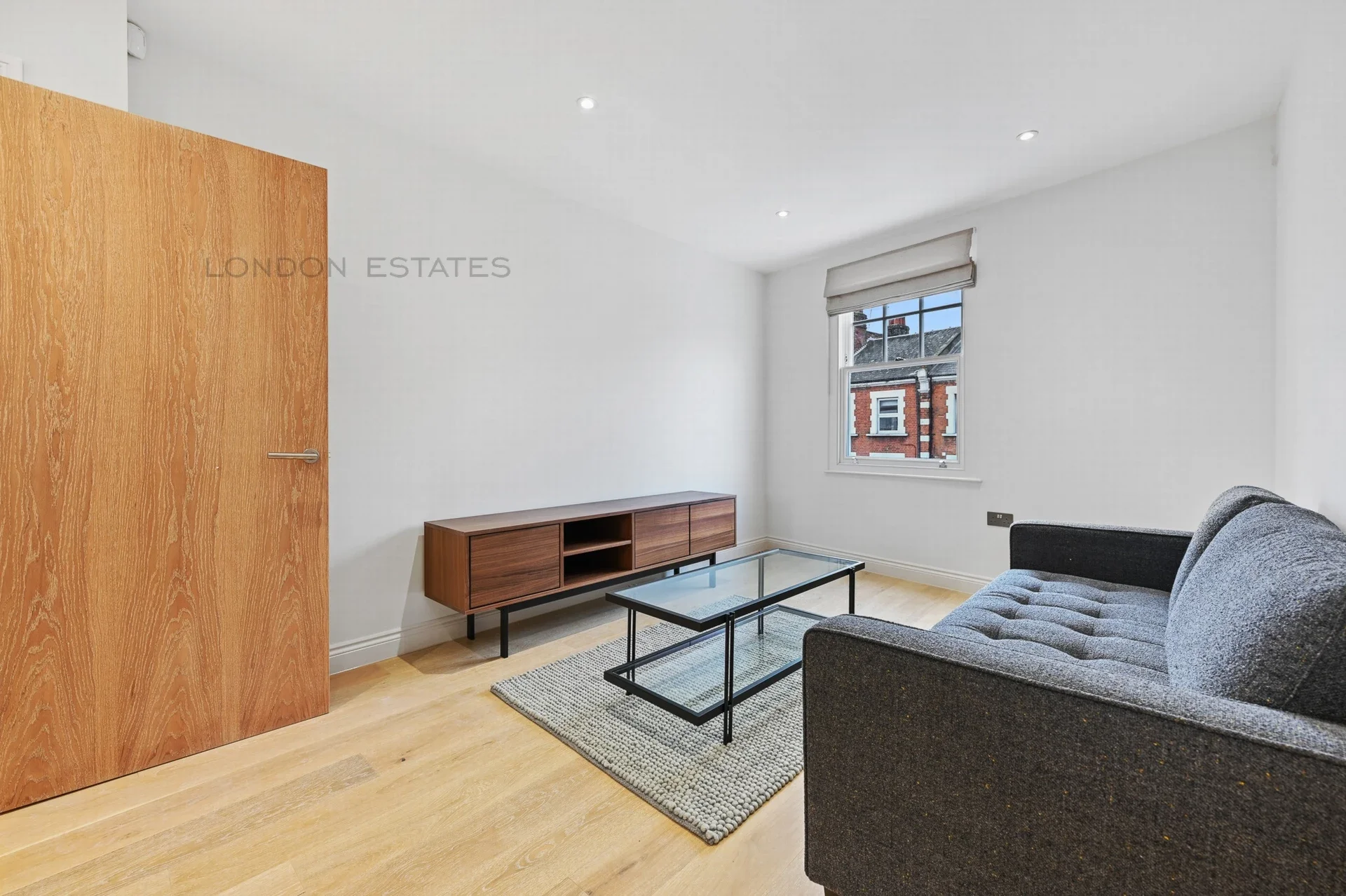 Flat Salusbury Road in Greater London