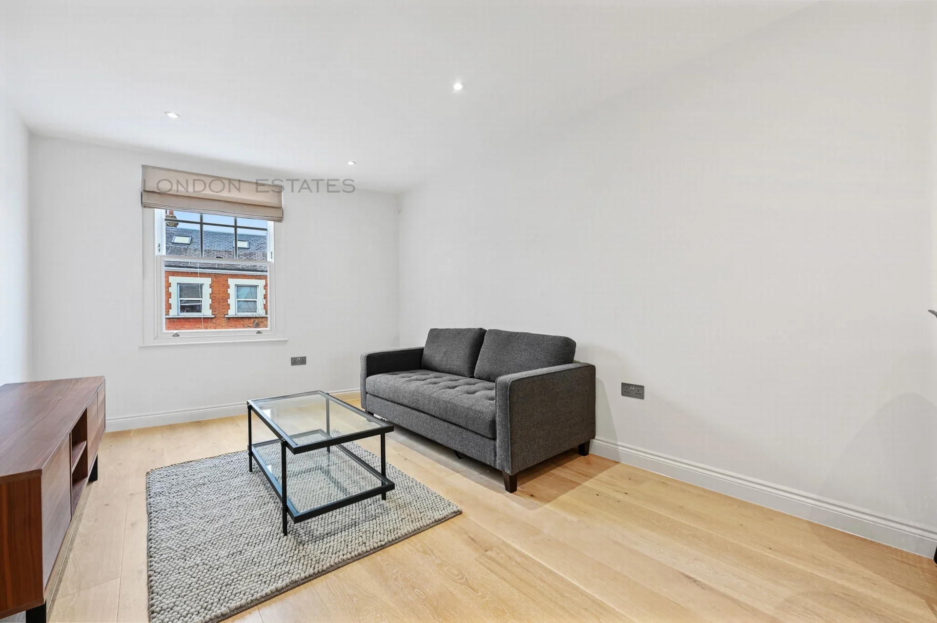 Flat Salusbury Road in Greater London