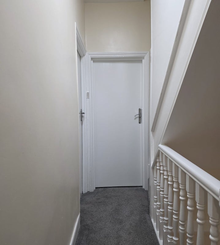 Room Belmont Park Road in Greater London