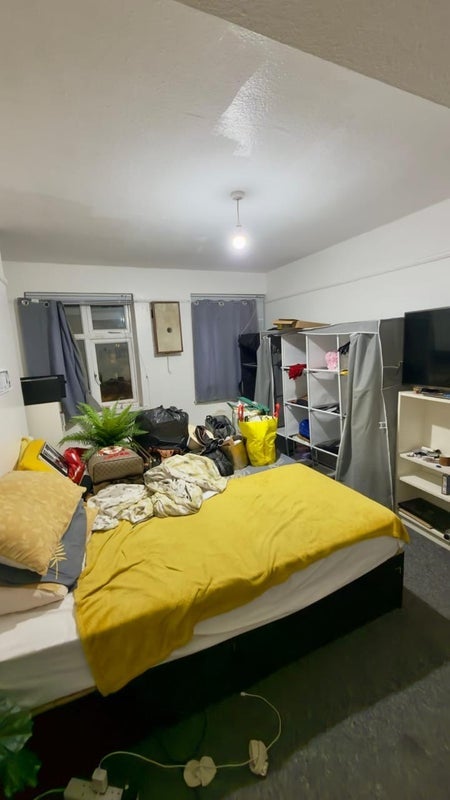 Room Kingston Road in Greater London