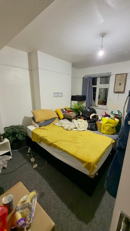 Room Kingston Road in Greater London