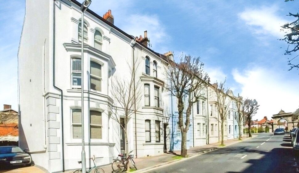 Flat Egremont Place in Brighton