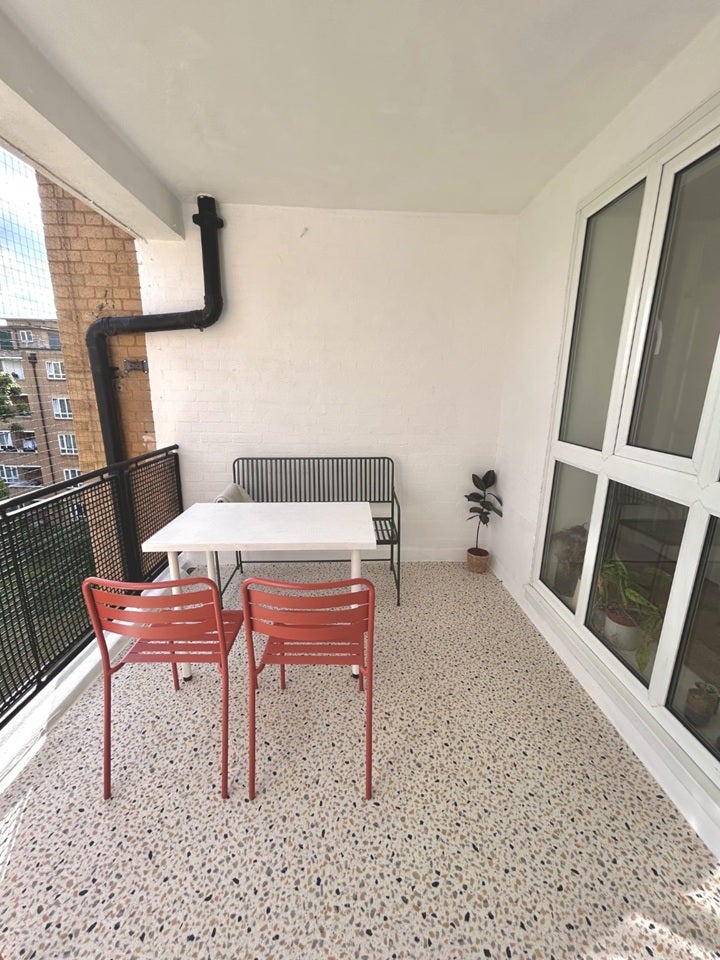 Flat Matthias Road in Greater London