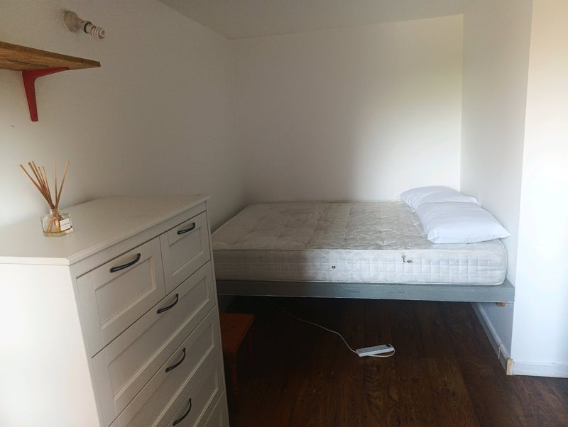 Room Bakersfield in Greater London