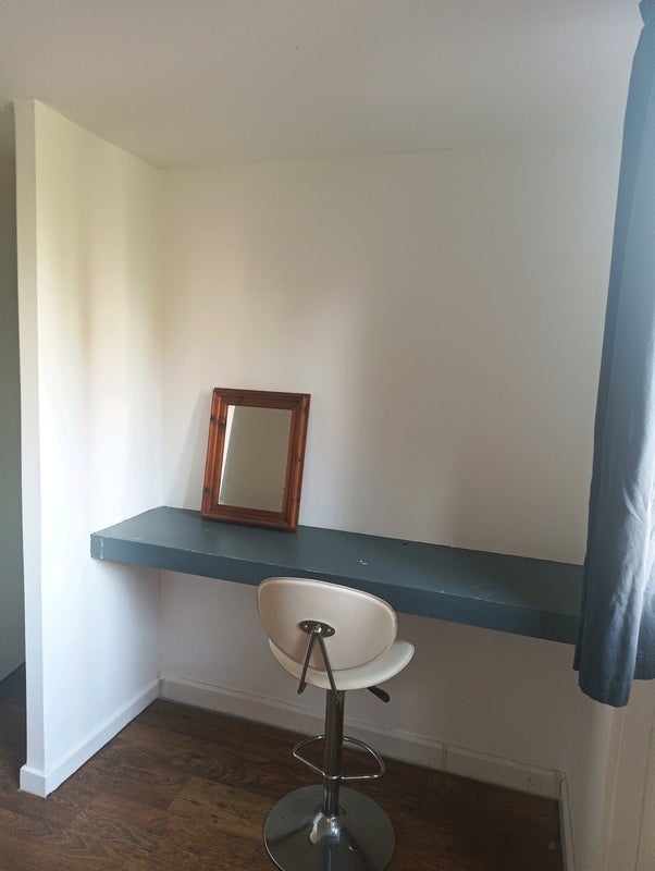 Room Bakersfield in Greater London