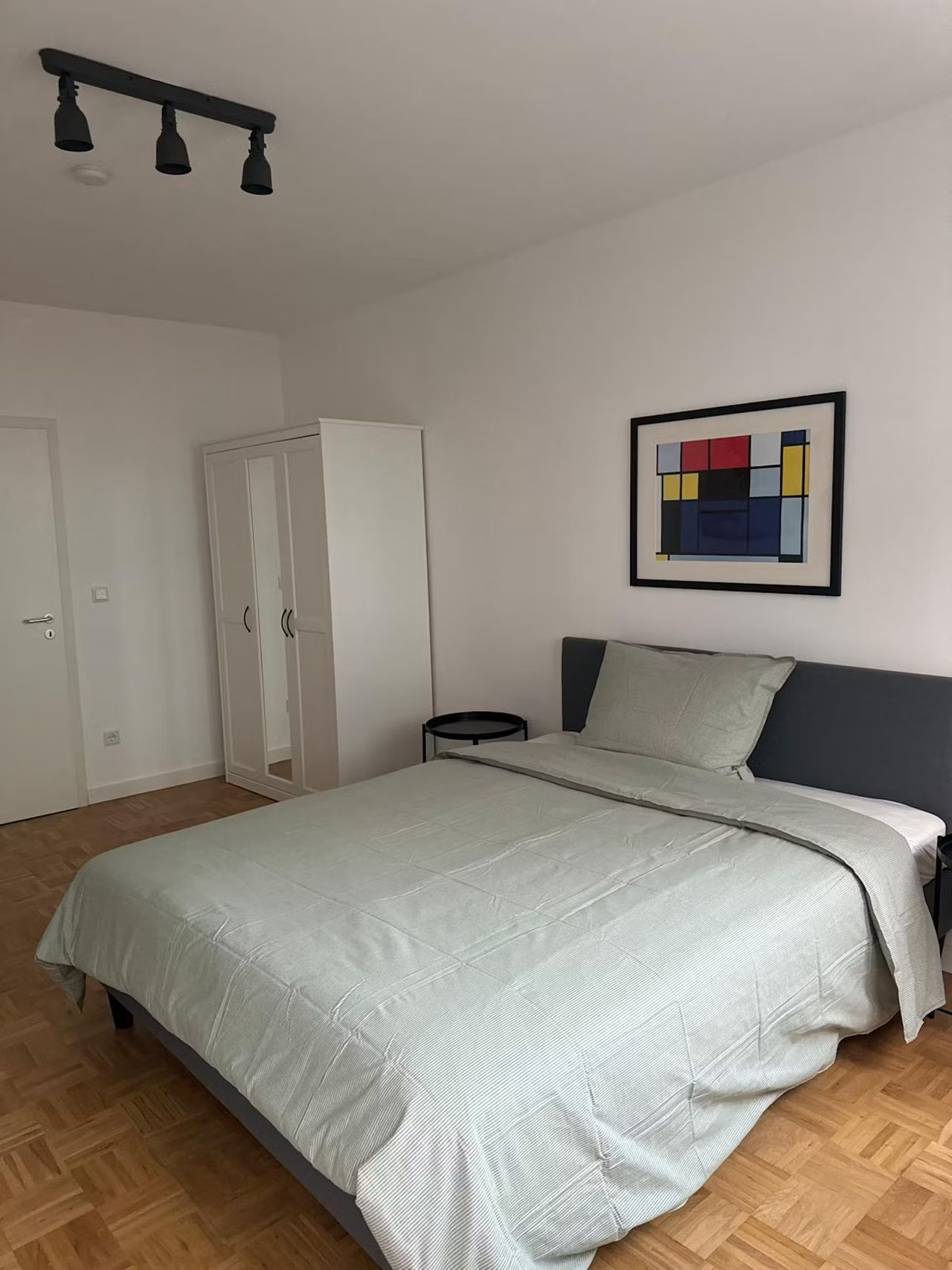 Zimmer Roßstraße in Düsseldorf