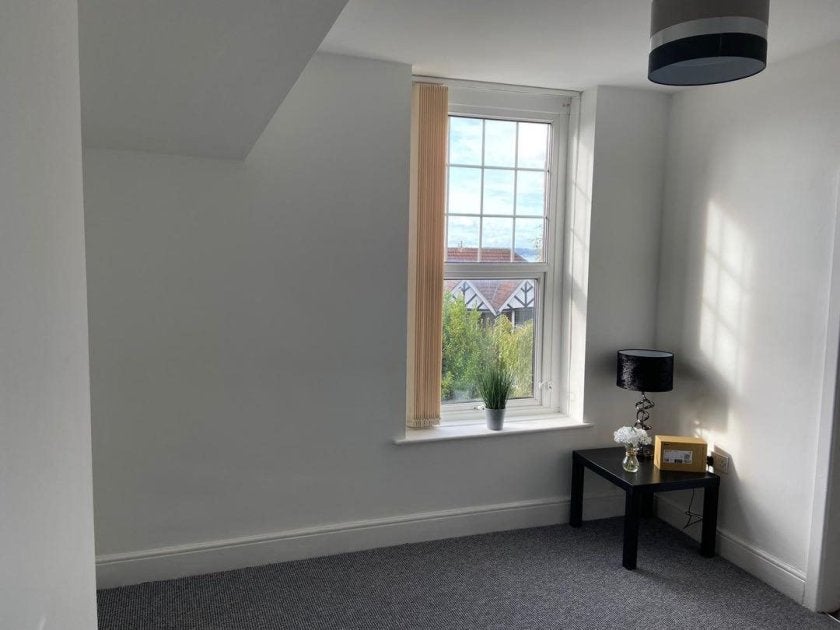 Flat Sketty Road in Swansea
