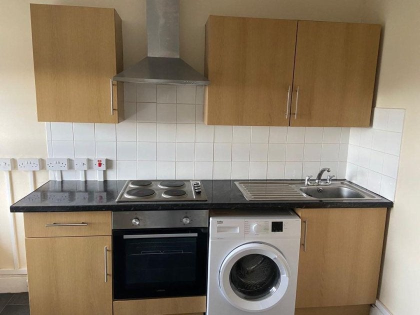 Flat Sketty Road in Swansea
