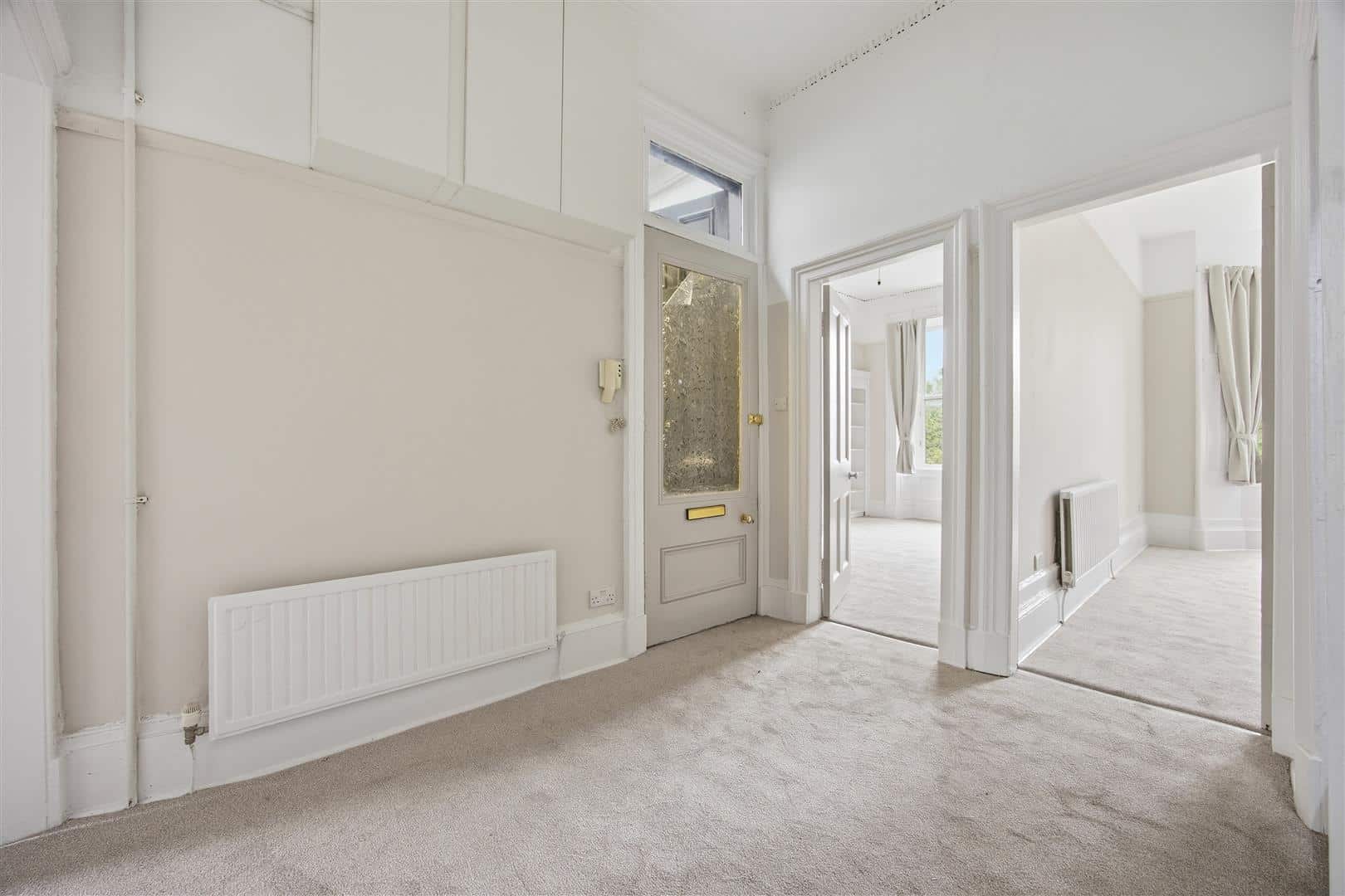 Flat Holyrood Quadrant in Glasgow